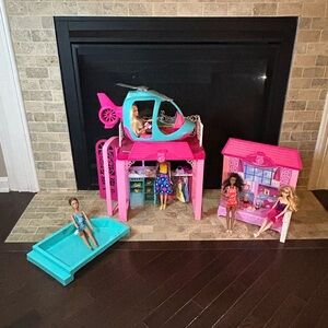 Barbie Glam Vacation House Playset with dolls and accessories